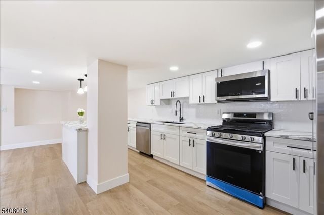 301 N Grove St, East Orange City, NJ 07017