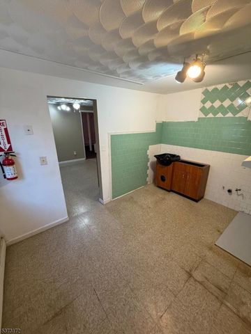 134 Hickory St, City Of Orange Twp., NJ 07050
