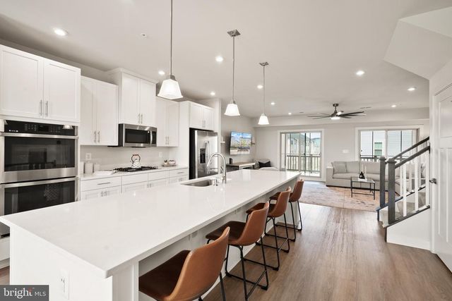 24252 THURSO SQ, Sterling, VA 20166