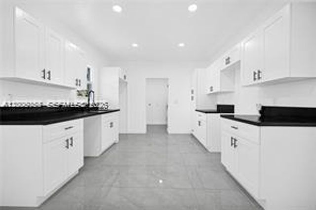 1301 Sharar Ave, Opa-locka, FL 33054