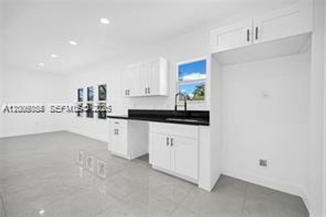 1301 Sharar Ave, Opa-locka, FL 33054