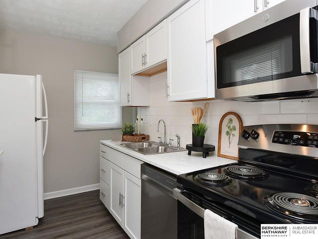 6931 Lafayette Avenue, Omaha, NE 68132