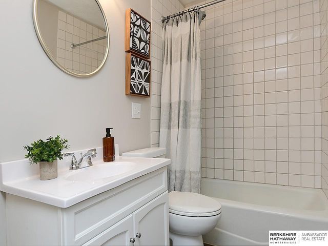 6931 Lafayette Avenue, Omaha, NE 68132