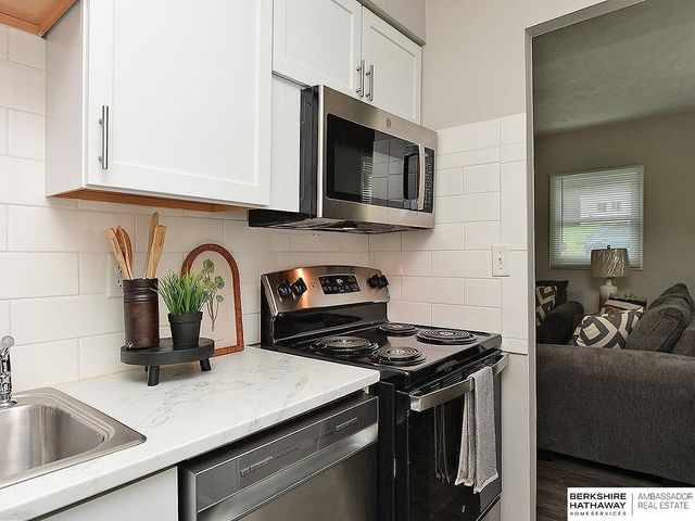 6931 Lafayette Avenue, Omaha, NE 68132