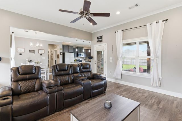 34 Castlewoods Way, Petal, MS 39465