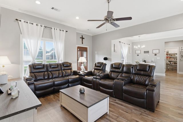 34 Castlewoods Way, Petal, MS 39465