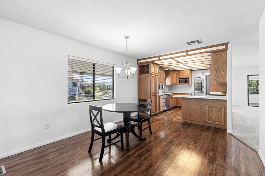 525 W El Norte Parkway 140, Escondido, CA 92026 — exterior
