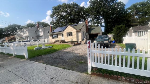44 Lafayette Avenue, Amityville, NY 11701