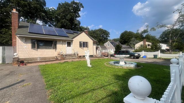 44 Lafayette Avenue, Amityville, NY 11701