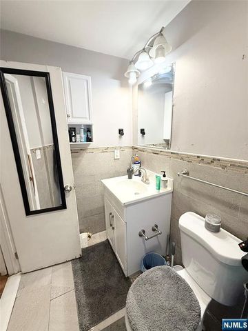 171 Old Bergen Road 1R, Jersey City, NJ 07305