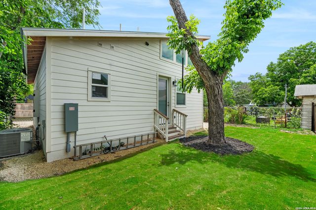 327 GEM LN, San Antonio, TX 78204