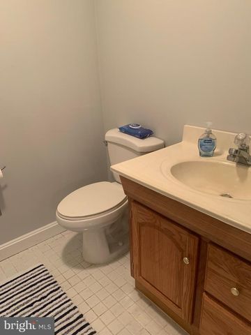 9 KRISTAL CT, Baltimore, MD 21236