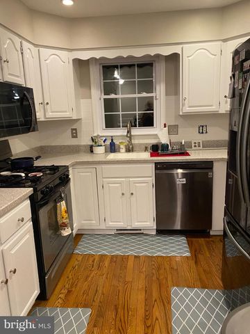 9 KRISTAL CT, Baltimore, MD 21236