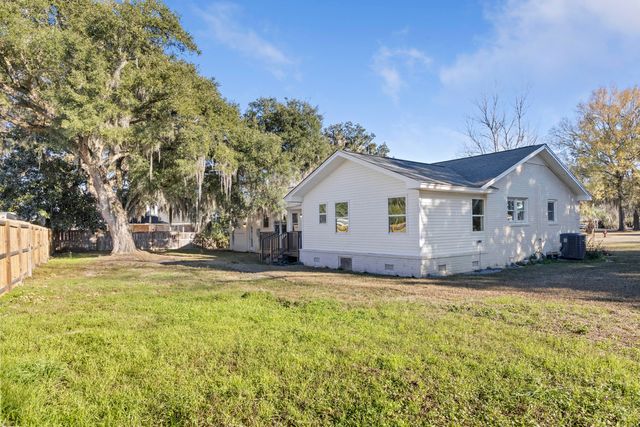 1822 Mallard Circle, Moncks Corner, SC 29461