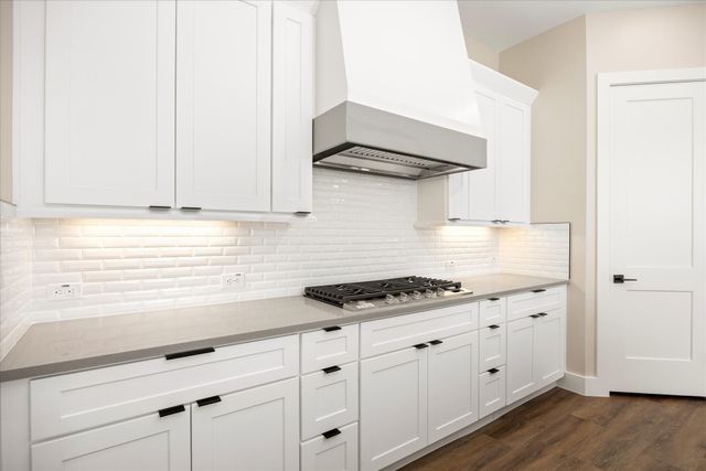 2180 Middlewood Circle, Granbury, TX 76049