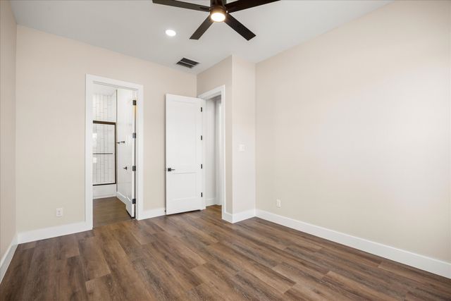 2180 Middlewood Circle, Granbury, TX 76049