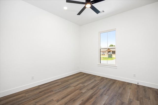 2180 Middlewood Circle, Granbury, TX 76049