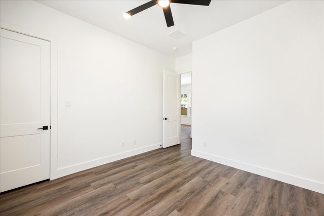 2180 Middlewood Circle, Granbury, TX 76049