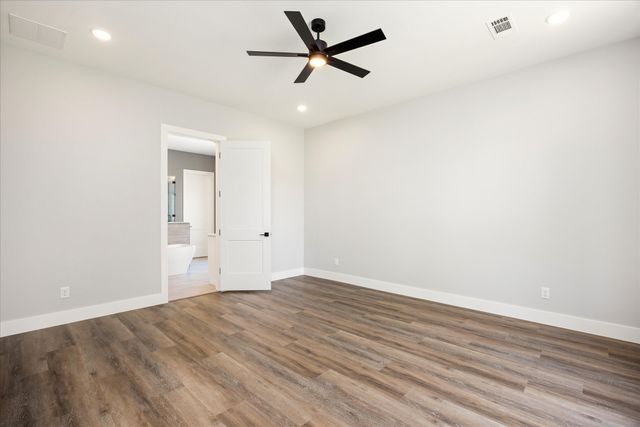2180 Middlewood Circle, Granbury, TX 76049