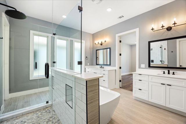 2180 Middlewood Circle, Granbury, TX 76049