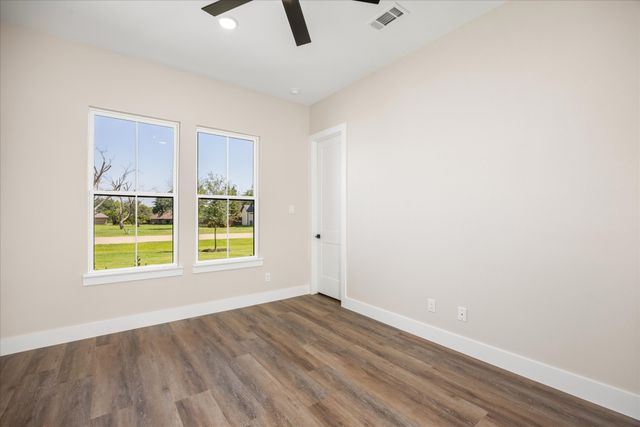 2180 Middlewood Circle, Granbury, TX 76049