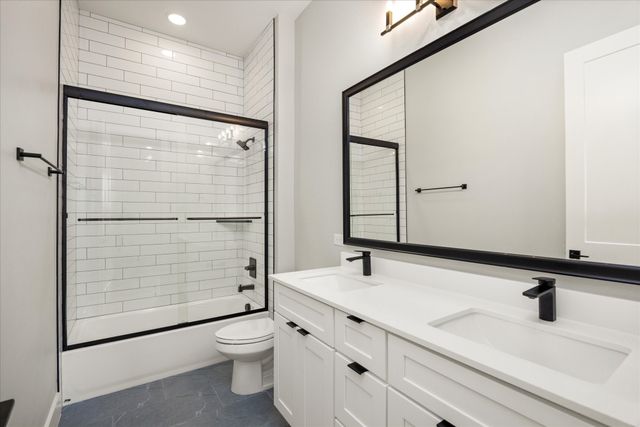 2180 Middlewood Circle, Granbury, TX 76049