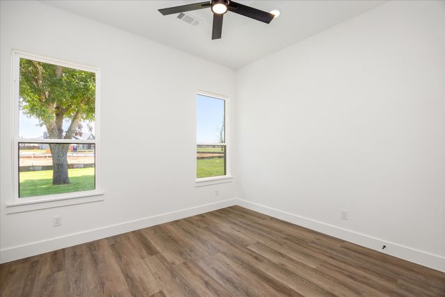 2180 Middlewood Circle, Granbury, TX 76049