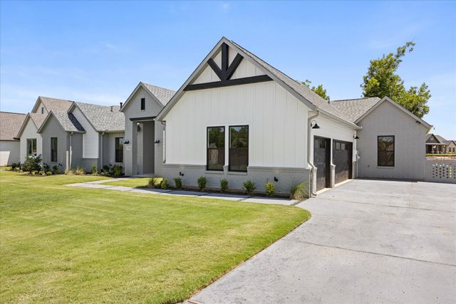 2180 Middlewood Circle, Granbury, TX 76049