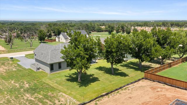 2180 Middlewood Circle, Granbury, TX 76049