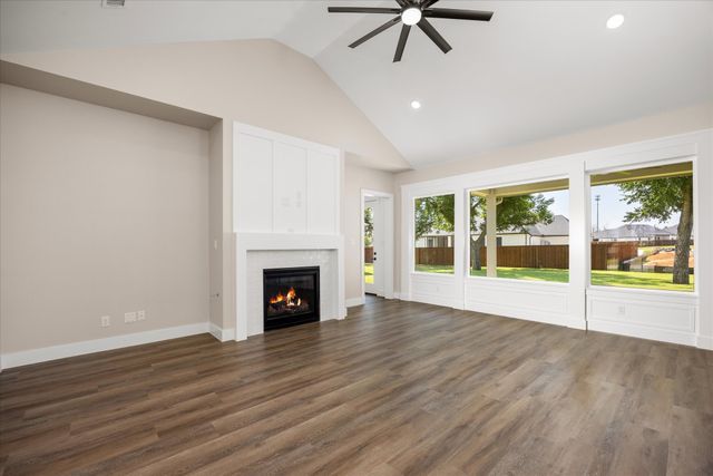 2180 Middlewood Circle, Granbury, TX 76049