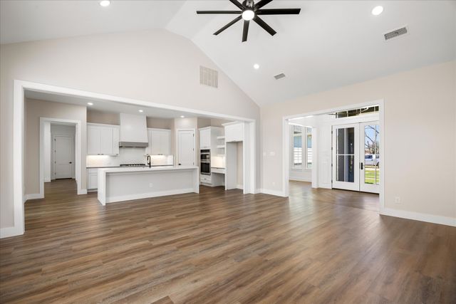 2180 Middlewood Circle, Granbury, TX 76049