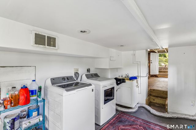 1 Algonquin Trail, Newtown, CT 06482