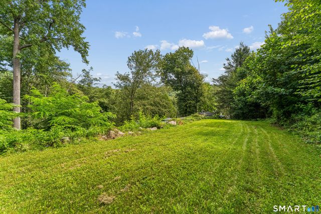 1 Algonquin Trail, Newtown, CT 06482