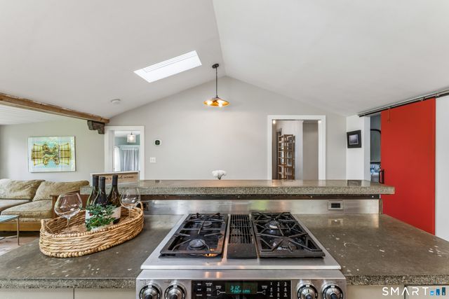 1 Algonquin Trail, Newtown, CT 06482
