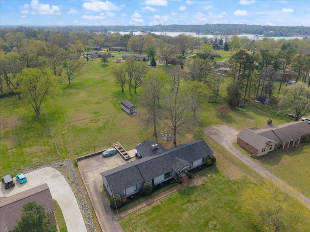 211 Lake Terrace Dr, Hendersonville, TN 37075