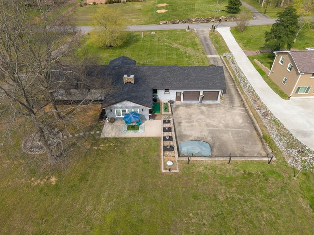 211 Lake Terrace Dr, Hendersonville, TN 37075