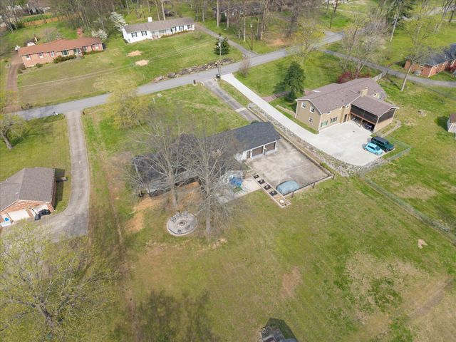 211 Lake Terrace Dr, Hendersonville, TN 37075