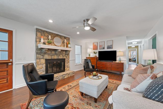 211 Lake Terrace Dr, Hendersonville, TN 37075