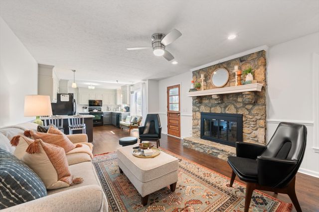 211 Lake Terrace Dr, Hendersonville, TN 37075