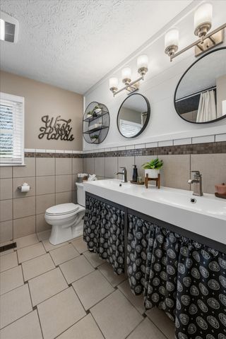 211 Lake Terrace Dr, Hendersonville, TN 37075