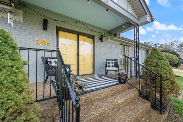 211 Lake Terrace Dr, Hendersonville, TN 37075