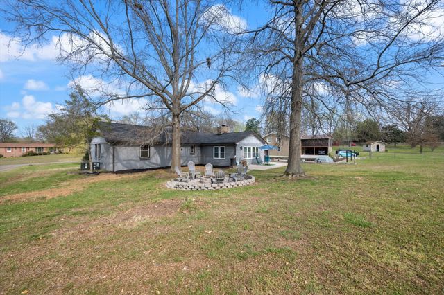 211 Lake Terrace Dr, Hendersonville, TN 37075