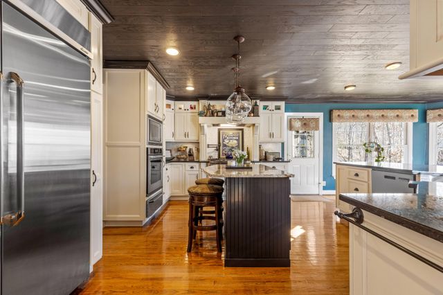 9030 Finney Point Drive, Ooltewah, TN 37363