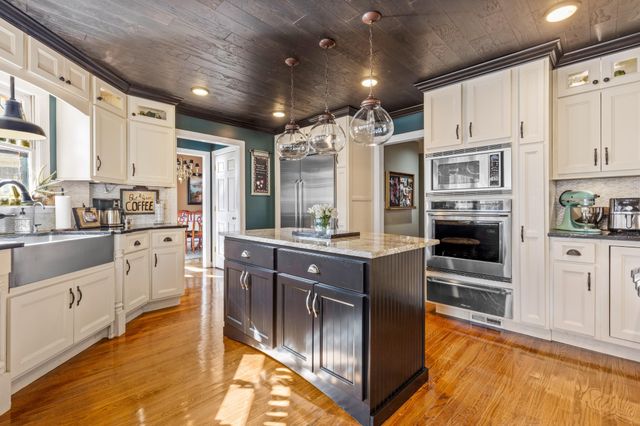 9030 Finney Point Drive, Ooltewah, TN 37363