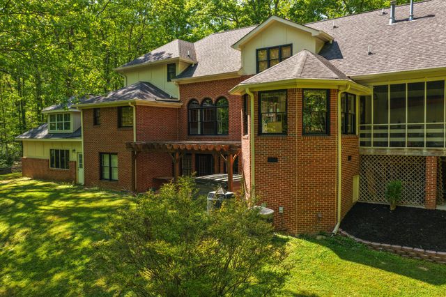 9030 Finney Point Drive, Ooltewah, TN 37363