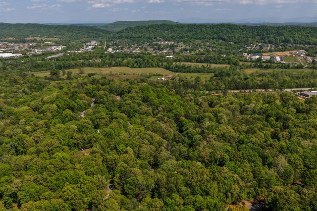 9030 Finney Point Drive, Ooltewah, TN 37363