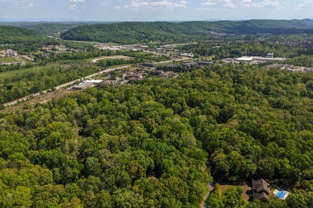 9030 Finney Point Drive, Ooltewah, TN 37363