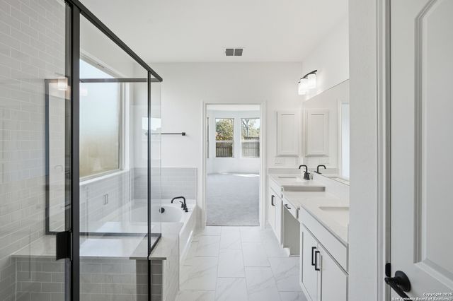 527 Athabaska Trail, New Braunfels, TX 78130