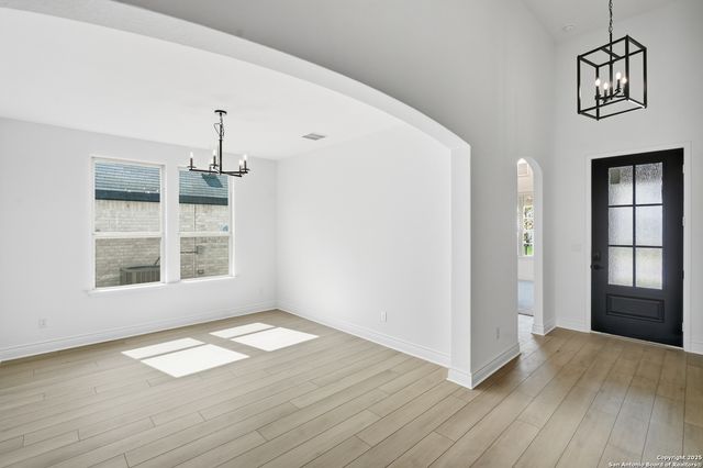 527 Athabaska Trail, New Braunfels, TX 78130