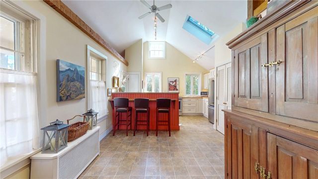 11 High Street, Hopkinton, RI 02804